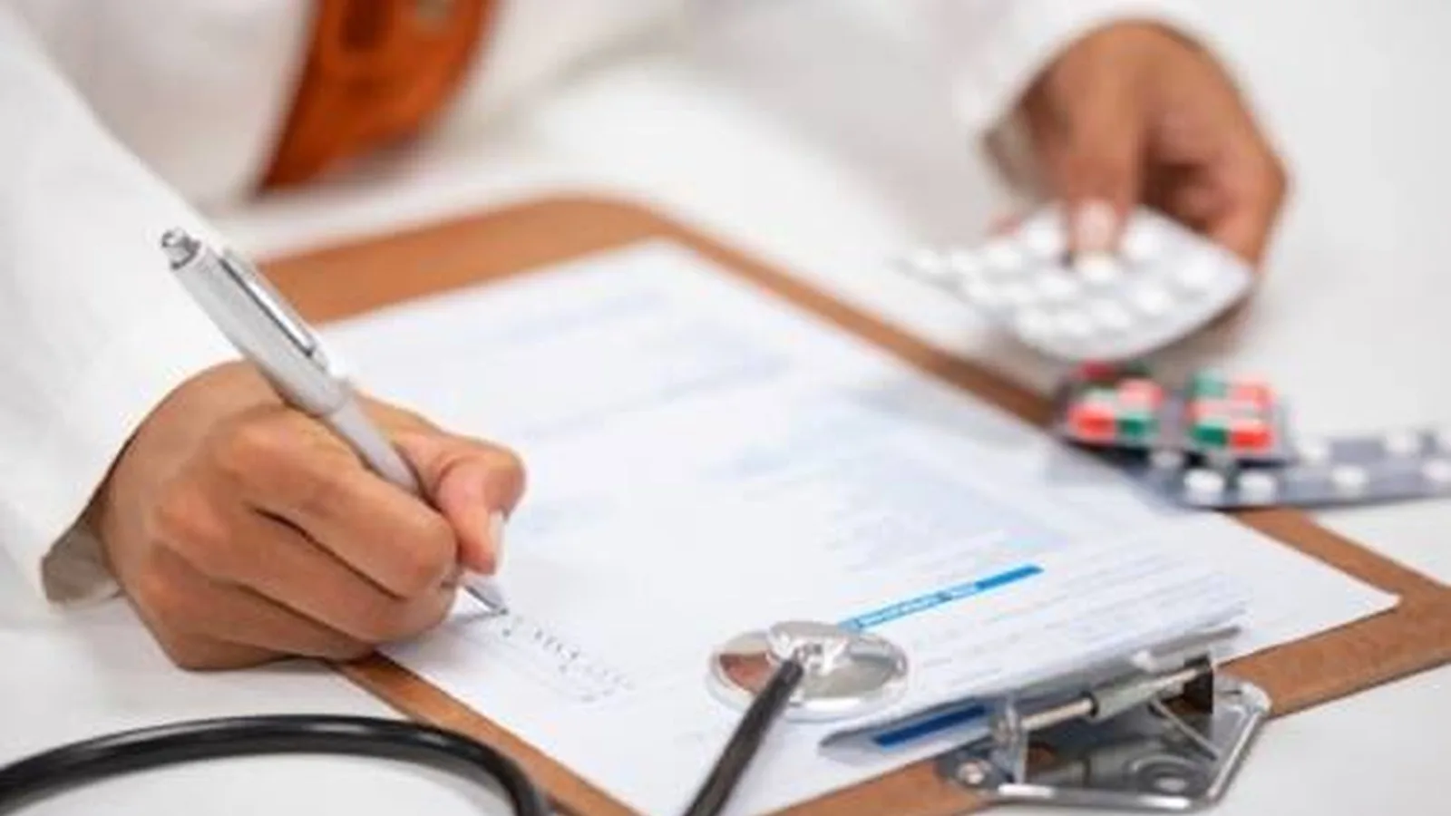 ¿Qué especialista trata la hematuria?